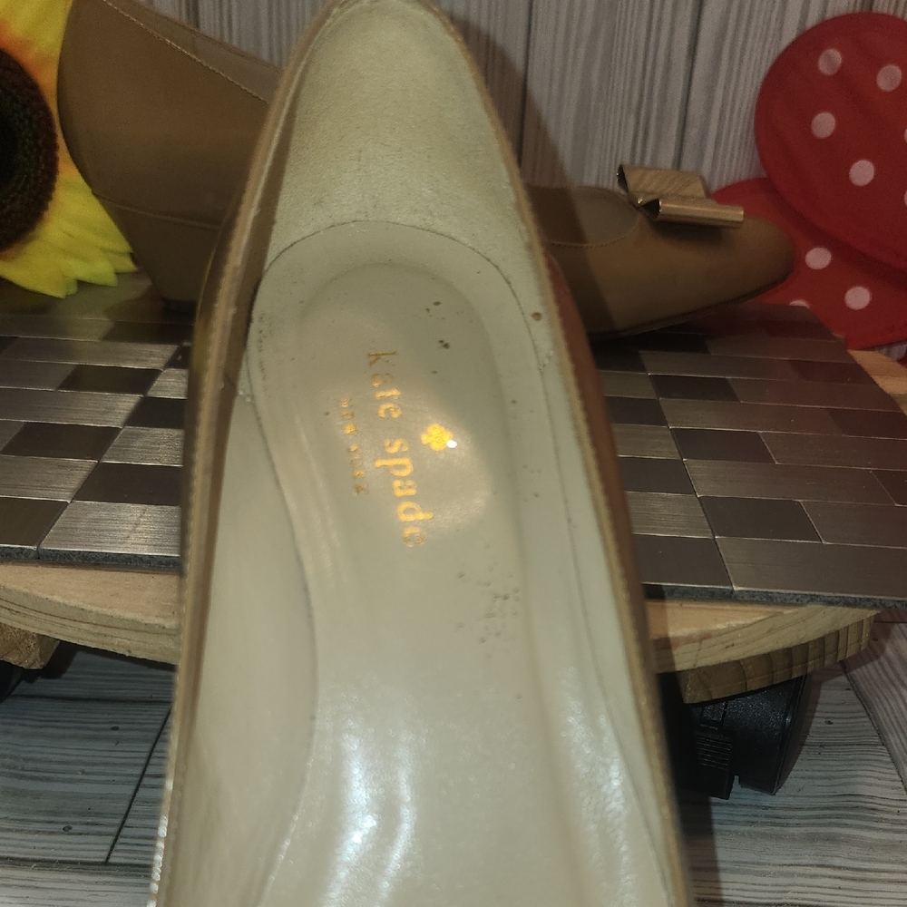 Kate Spade Glossy Beige Flats with Bow - Picture 9 of 10